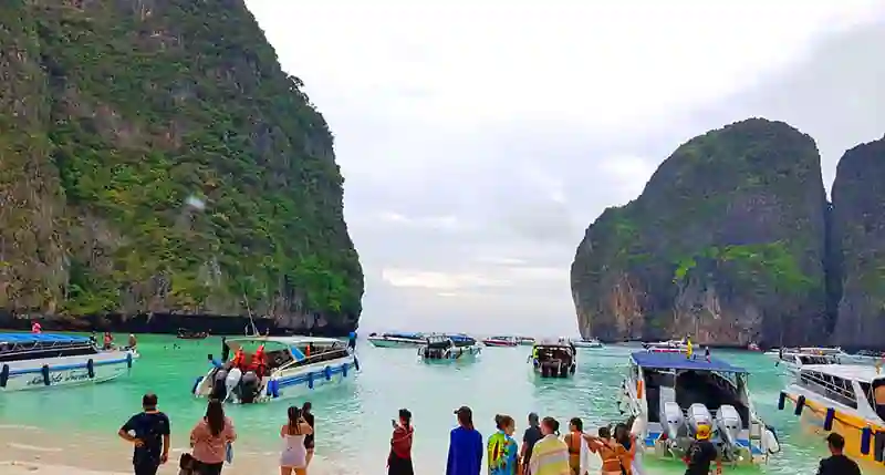 Phi Phi Island Tour from Phuket - Maya Bay Phi Phi Island tour by speedboat package