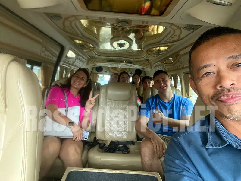 Private minivan transfer