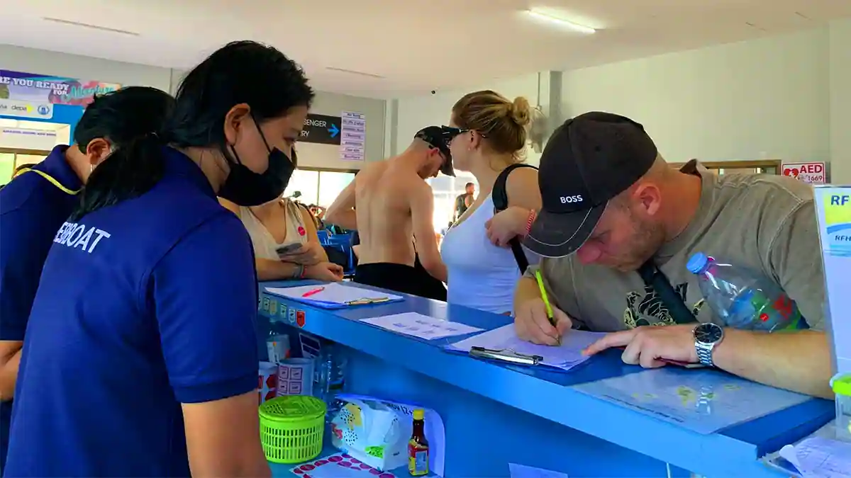 Book a flexible ticket with our private cab pickup from the airport. All connections guaranteed.